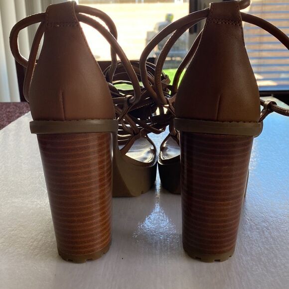 MICHAEL KORS VeroLug Platform Leather Sandals Size 9 - Picture 5 of 10